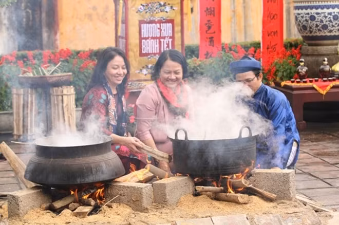 Ngày Tết ở xứ Huế mang đậm hương vị và nét đẹp văn hóa truyền thống.