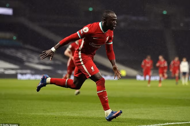 Liverpool chính thức trở lại cuộc đua vô địch mùa này.
