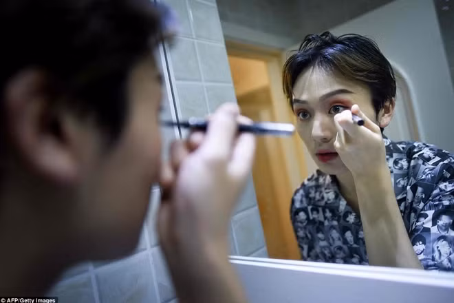 Mo Fei, Giám đốc điều hành của công ty mỹ phẩm Chetti Rouge nói rằng, thị trường mỹ phẩm dành cho nam giới ở Trung Quốc rất tiềm năng.