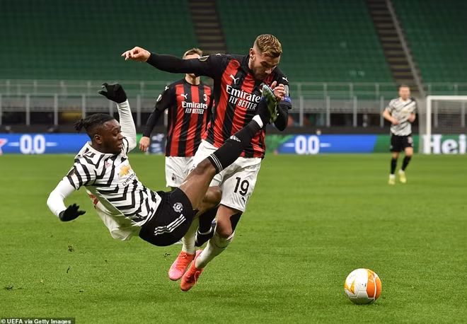 Mọi nỗ lực sau đó của Milan đều không thành công. Chung cuộc MU đánh bại Milan với tỷ số tối thiểu 1-0 và vượt qua đại diện Italia (tổng tỷ số 2-1) để giành quyền vào tứ kết.