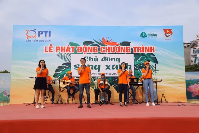 Chương trình "Chủ động sống xanh" diễn ra tại phố đi bộ Trịnh Công Sơn vào sáng 9-8.