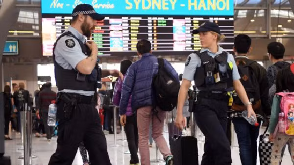 An ninh được tăng cường tại sân bay Sydney sau khi âm mưu tấn công khủng bố bị phá.