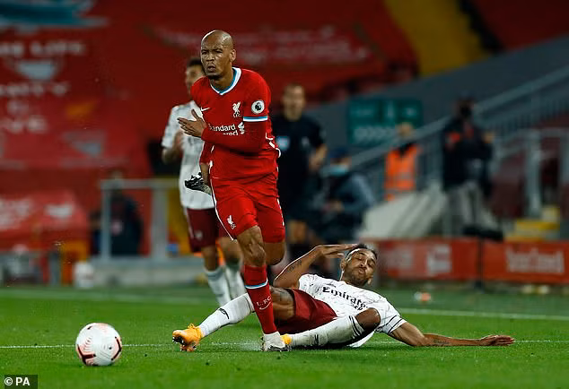 Pháo thủ đã đánh bại The Kop trong trận Siêu Cup Anh trước đó.