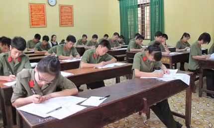 Trường Văn hóa Công an có nhiệm vụ đào tạo trình độ THPT cho học sinh người dân tộc thiểu số. Trường Văn hóa Công an có nhiệm vụ đào tạo trình độ THPT cho học sinh người dân tộc thiểu số.
