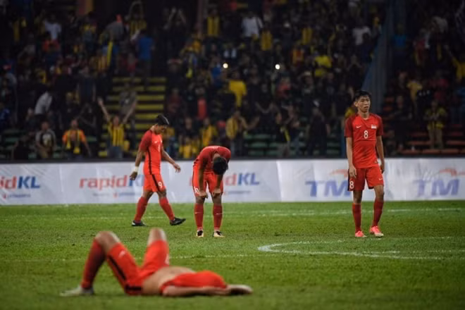 Singapore để mất tất cả vào hiệp 2.