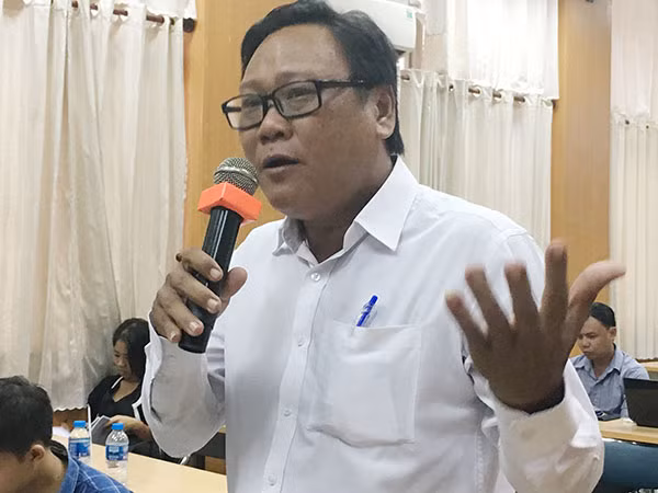 Anh Phùng Hiệu - con trai của cụ ông Phùng Văn Hinh hiến tạng kể chuyện về tấm gương cả đời làm thiện nguyện của ba mình.
