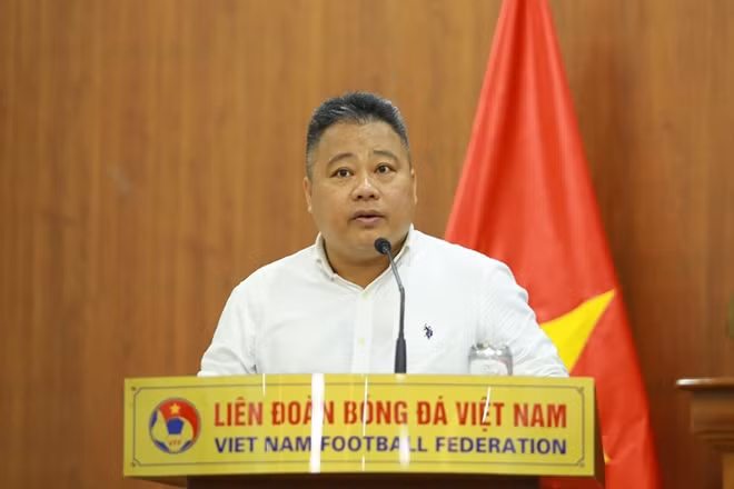 Phó Tổng Thư ký VFF Nguyễn Minh Ngọc phát biểu tại buổi lễ.