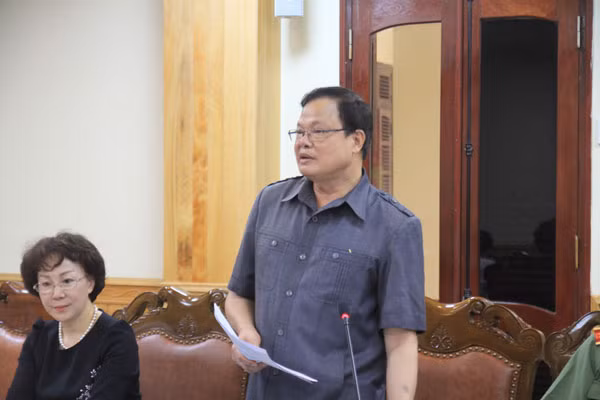 Đồng chí Phạm Trọng Đạt, Cục trưởng Cục Chống tham nhũng - Thanh tra Chính phủ thành viên đoàn công tác phát biểu ý kiến. Đồng chí Phạm Trọng Đạt, Cục trưởng Cục Chống tham nhũng - Thanh tra Chính phủ thành viên đoàn công tác phát biểu ý kiến.