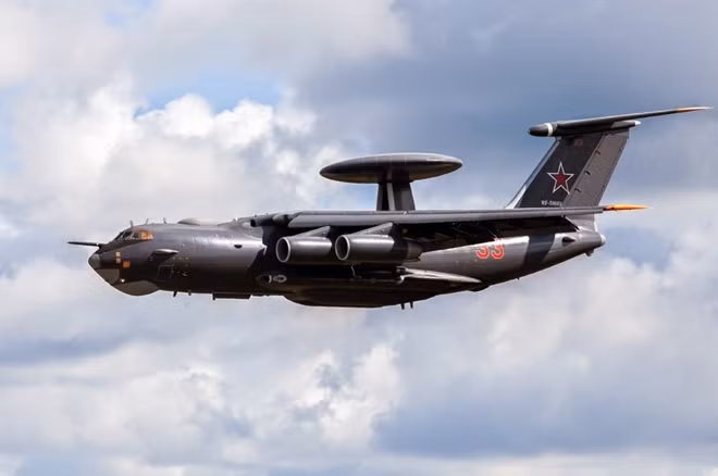 A-100 có vẻ ngoài gần giống với người tiền nhiệm A-50.