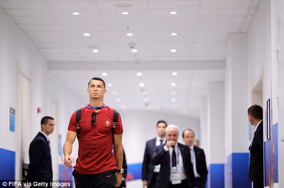 Ronaldo được chờ đợi sẽ có thêm một màn trình diễn xuất sắc nữa vào hôm nay(20-6). Ảnh: FIFA.