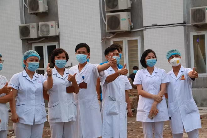 Bệnh nhân 994 đã có 4 lần xét nghiệm cho kết quả âm tính, ngoài ra hơn 100 trường hợp F1 và F2 bệnh nhân này tại Bệnh viện E cũng cho kết quả âm tính.