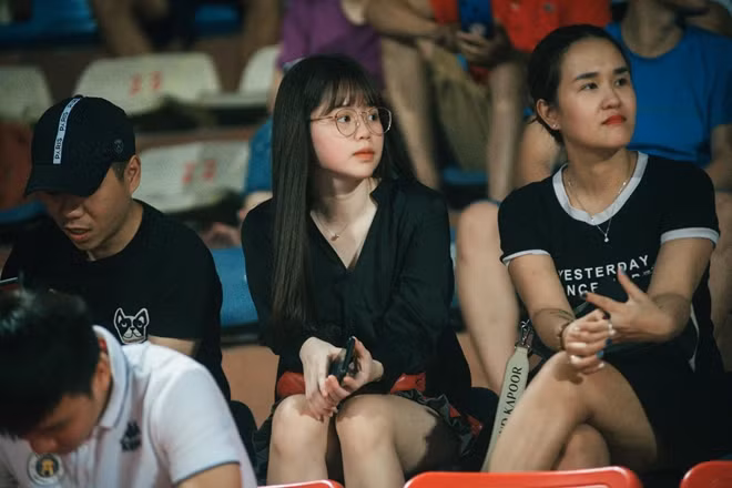 Huỳnh Anh là bạn gái của tiền vệ Nguyễn Quang Hải (CLB Hà Nội)
