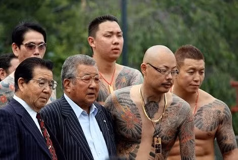 Các thành viên của băng Ninkyo Yamaguchi-Gumi - Ảnh AP Các thành viên của băng Ninkyo Yamaguchi-Gumi - Ảnh AP