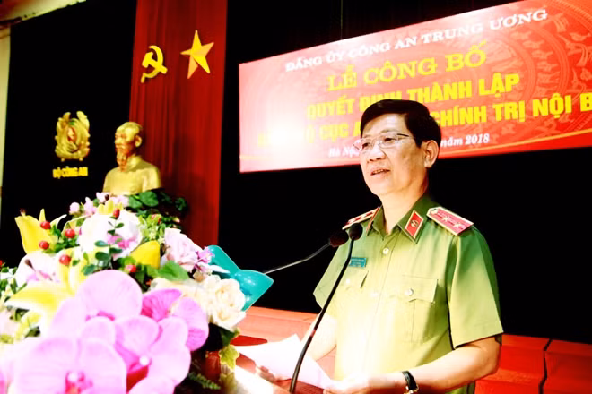 Thứ trưởng Nguyễn Văn Sơn phát biểu chỉ đạo buổi lễ.