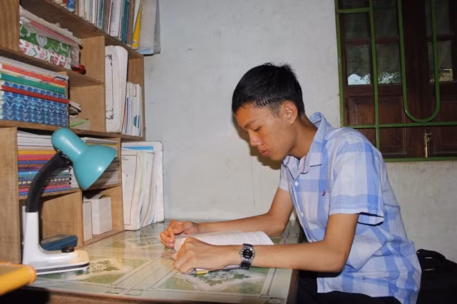 Lê Thanh Tân Nhật, Á quân Olympia 2018 trưởng thành từ trường THPT thị xã Quảng Trị.