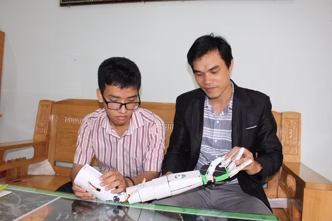 Phạm Huy, cậu học trò trường THPT thị xã Quảng Trị mang kiến thức sang đất Mỹ thi đấu.