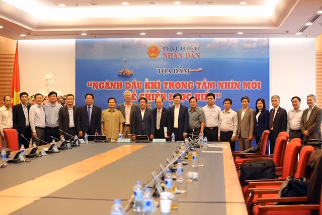 Các đại biểu tham dự buổi tọa đàm. Các đại biểu tham dự buổi tọa đàm.