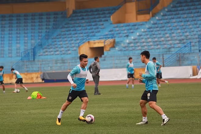 Nếu đề nghị được chấp nhận, Quang Hải và đồng đội sẽ nằm trong nhóm những cầu thủ được ưu tiên tiêm vaccine COVID-19.