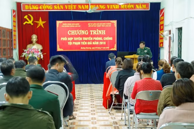 Quang cảnh buổi tuyên truyền tai thị trấn Mường Khương.