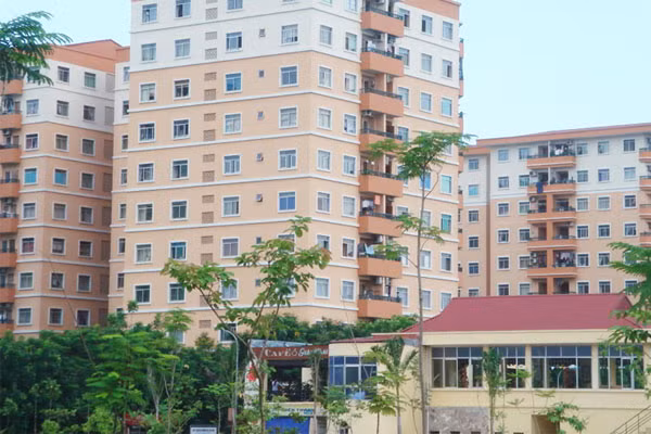Người dân lo lắng về chất lượng xây dựng kém và thiếu cơ sở hạ tầng của nhà tái định cư.
