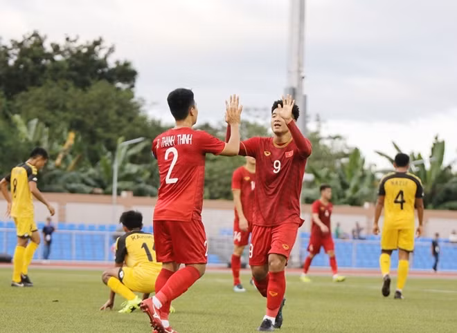 Thắng đậm trận ra quân, U22 Việt Nam tạm thời chiếm ngôi đầu bảng B. Ảnh: VFF.