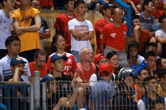 Tỷ số 1-0 được giữ đến hết trận giúp CLB Hà Nội giành trọn vẹn 3 điểm trên sân nhà. Các học trò HLV Chu Đình Nghiêm tạm thời rút ngắn khoảng cách với đội đầu bảng Sài Gòn xuống còn 4 điểm nhưng đã đấu nhiều hơn 1 trận.