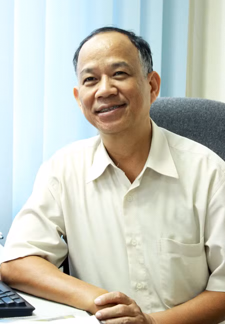 TS Nguyễn Minh Phong.