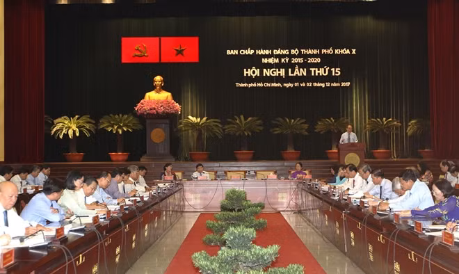 Các đại biểu dự Hội nghị lần thứ 15 Ban chấp hành Đảng bộ TP Hồ Chí Minh.