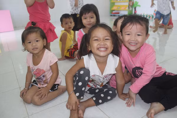 Trẻ em trên đảo.