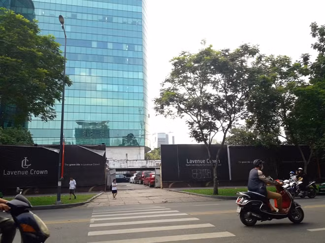 Khu đất 8-12 Lê Duẩn, quận 1 hiện đang được sử dụng làm bãi giữ xe.