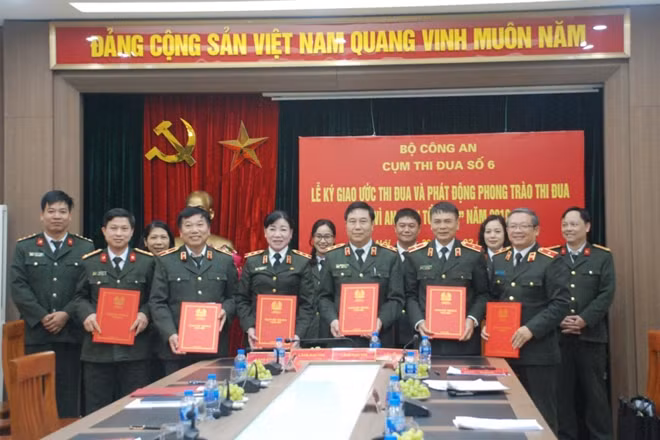 Cụm thi đua số 6 ký giao ước thi đua năm 2019.