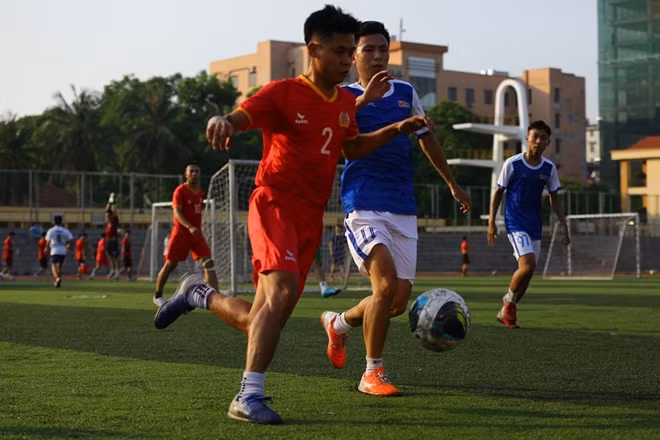 Đây là một cuộc đối đầu khá cân sức.
