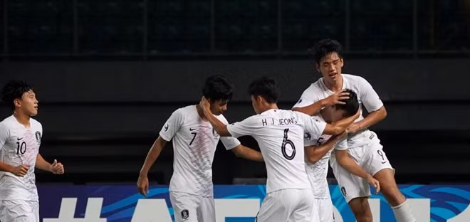 U19 Hàn Quốc ăn mừng bàn nâng tỷ số. Ảnh: AFC.