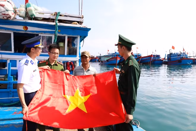 Huyện đảo Lý Sơn trở thành điểm sáng về bảo vệ ANTT của tỉnh Quảng Ngãi nơi đầu sóng ngọn gió.