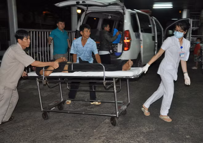Dịch vụ cấp cứu, vận chuyển bệnh nhân là một trong 10 dịch vụ hoạt động nhiều nhất tại các bệnh viện. (Ảnh minh hoạ) Dịch vụ cấp cứu, vận chuyển bệnh nhân là một trong 10 dịch vụ hoạt động nhiều nhất tại các bệnh viện. (Ảnh minh hoạ)