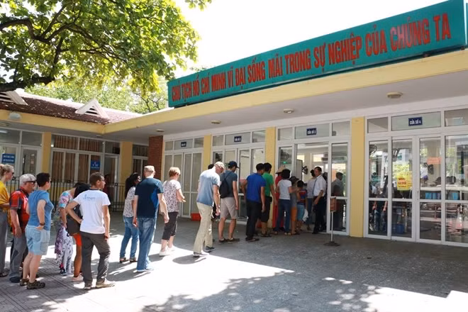 Dự kiến trong dịp kỷ niệm ngày sinh Chủ tịch Hồ Chí Minh sẽ có hàng vạn lượt khách tới lăng Bác.