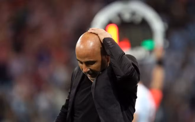 Sampaoli sẽ bị tước thực quyền trong trận đấu tối nay.