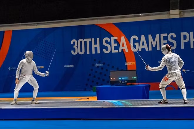 Vận động viên đấu kiếm Việt Nam Nguyễn Văn Quyết thi đấu tại SEA Games 30. Ảnh: CTV.