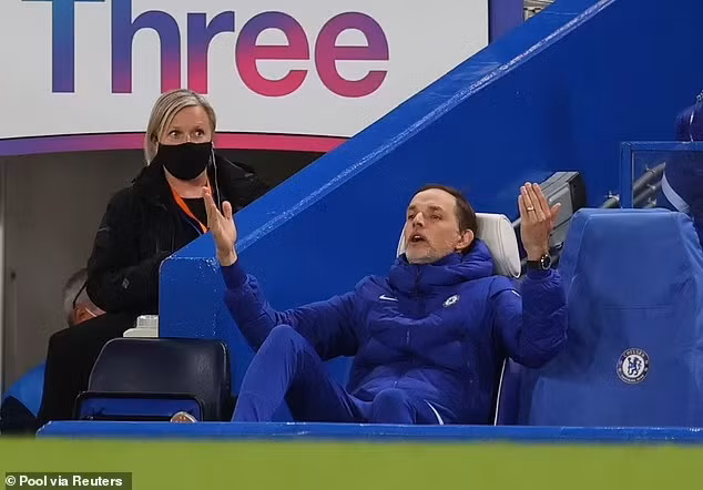 Ngoài sân, HLV Thomas Tuchel dường như cũng cảm thấy bất ngờ với bàn thua của các học trò.
