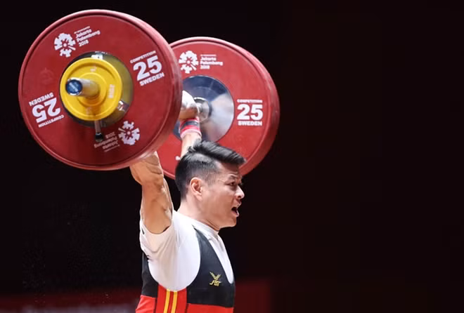 Dù cố gắng nhưng Thạch Kim Tuấn vẫn không thể vượt qua được đối thủ đến từ CHDCND Triều Tiên.