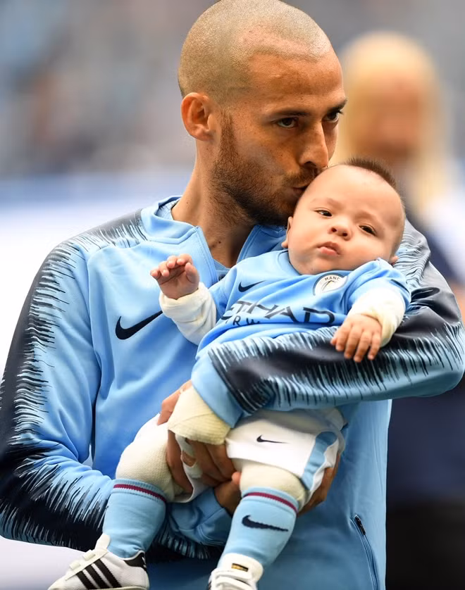 Benjamin Mendy có những lời chia sẻ đặc biệt tốt đẹp về cậu con trai của đồng đội trên Twitter khi cầu thủ chạy cánh cho rằng chiến thắng hủy diệt của Man City là dành cho cậu nhóc này.