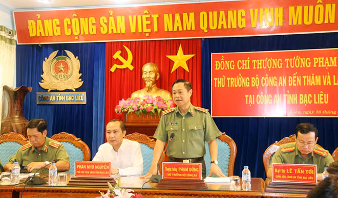 Thứ trưởng Phạm Dũng phát biểu chỉ đạo tại buổi làm việc.