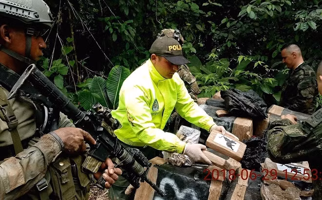 Cảnh sát Colombia bắt giữ một vụ buôn lậu Cocaine.