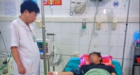 Ngộ độc rượu ngâm củ ấu tàu, 2 nam thanh niên phải nhập viện