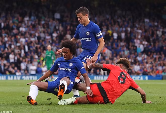 Chelsea vỡ mộng vào top 4. Ảnh: Reuters.
