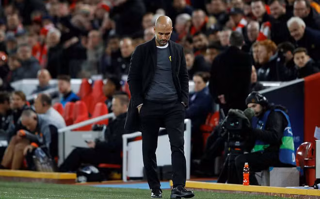 Pep bất lực tại sân Anfield. Pep bất lực tại sân Anfield.