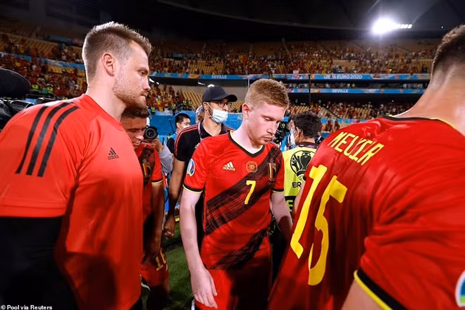 Kể cả khi họ mất đi sự phục vụ của một trong những thành viên trụ cột là De Bruyne ở hiệp 2.