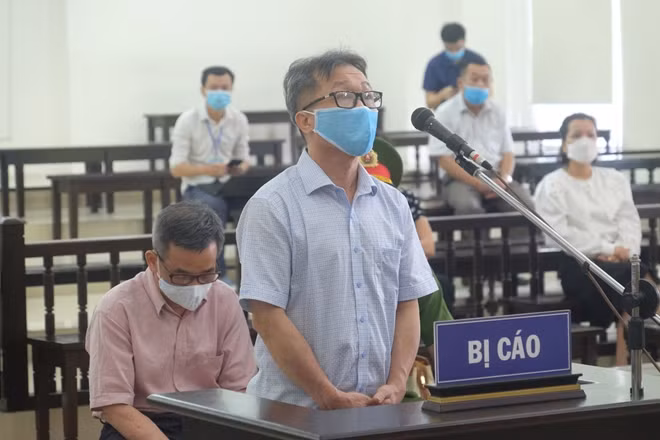 Bị cáo Đinh Văn Dũng.