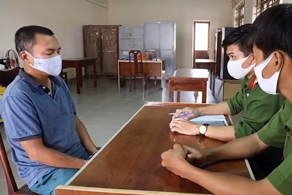 Bị cáo Toàn thời điểm mới bị bắt giữ. Bị cáo Toàn thời điểm mới bị bắt giữ.