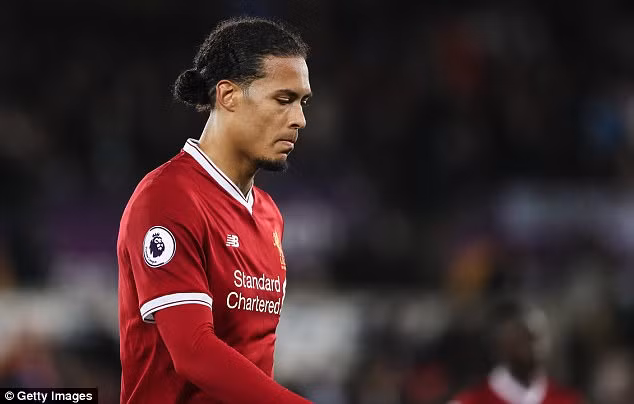 Virgil van Dijk là người mắc sai lầm khiến Liverpool trắng tay ở trận này. Ảnh: Getty Image.